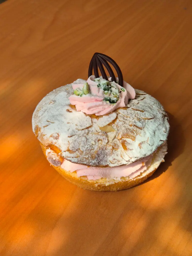 Bienenstich aardbeien gebakje