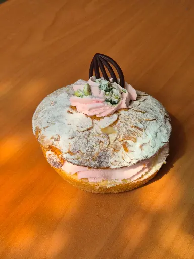 Bienenstich aardbeien gebakje